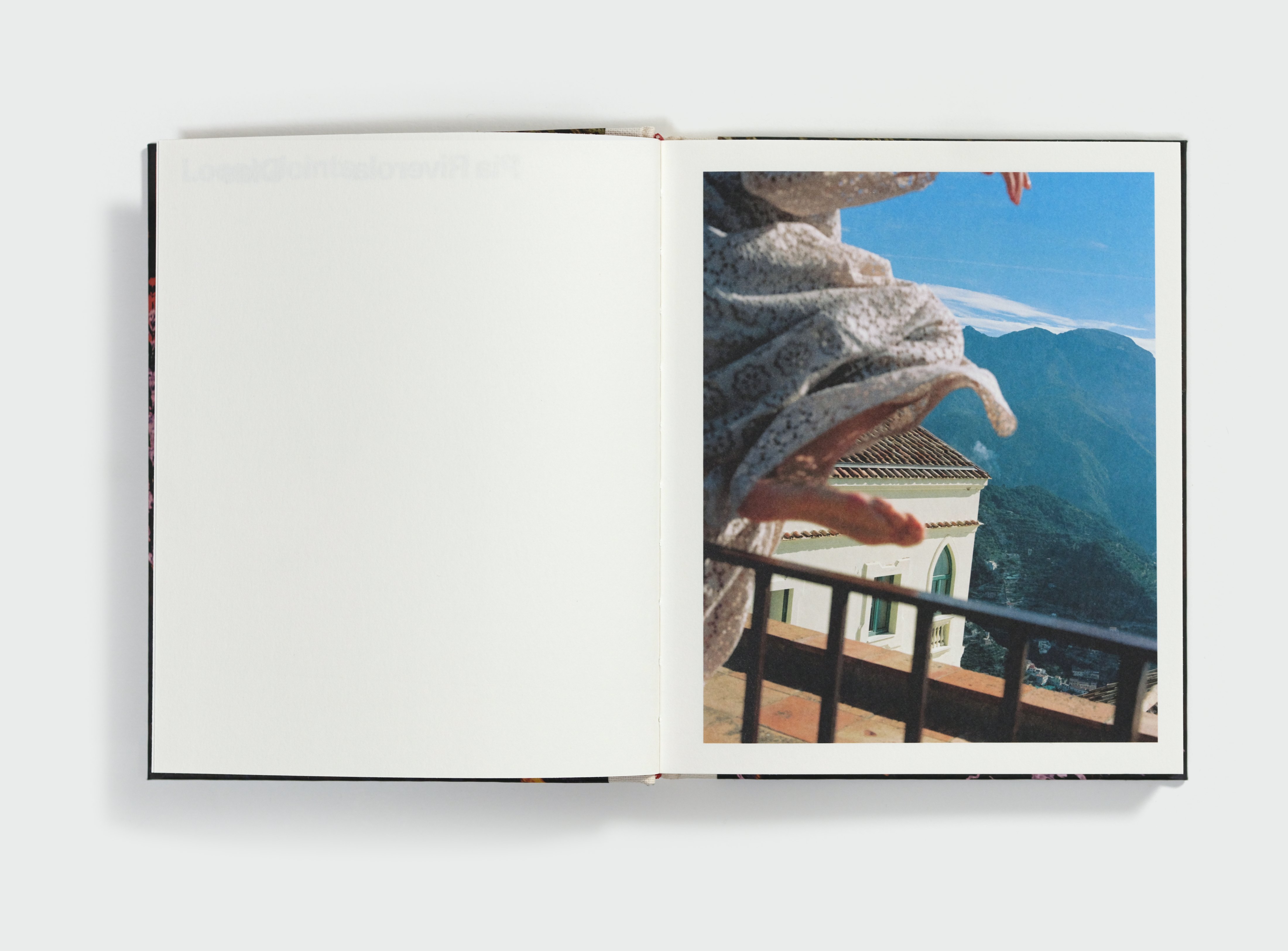 Dias by Pia Riverola — spread 1