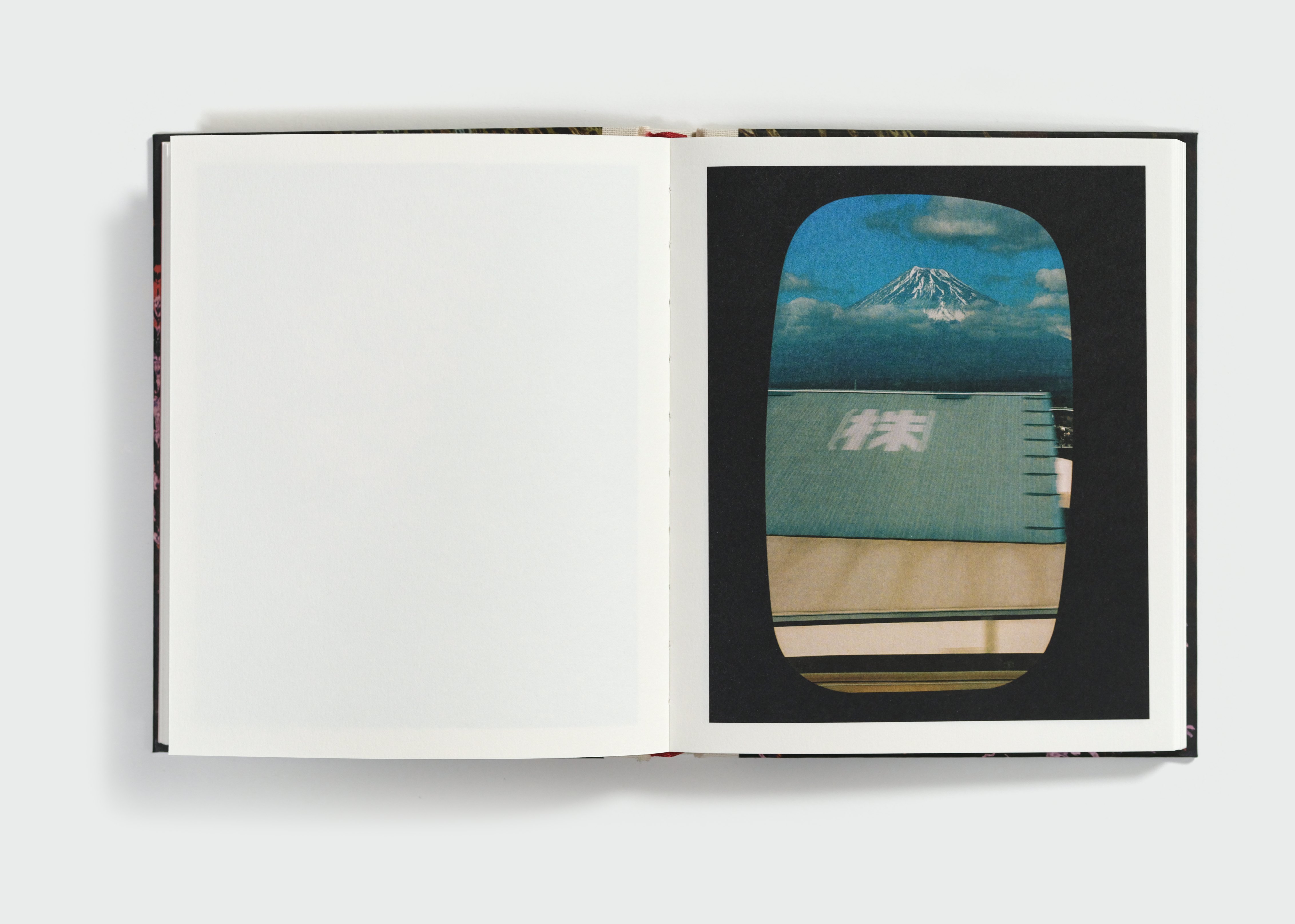 Dias by Pia Riverola — spread 5