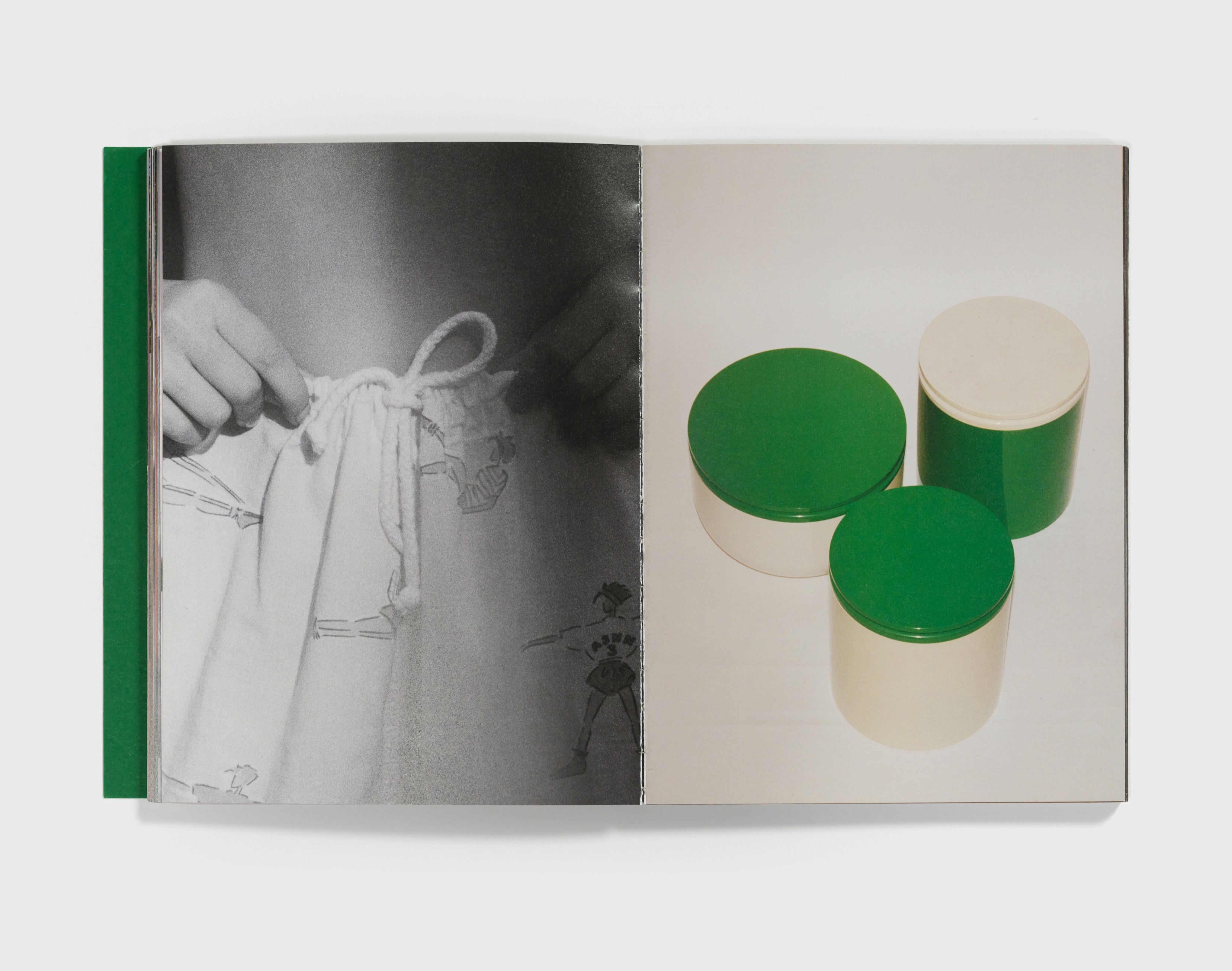 Jeux de Peau by Henrik Purienne — spread 9